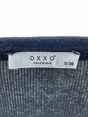 s Beden siyah Renk OVS T-shirt %70 İndirimli.
