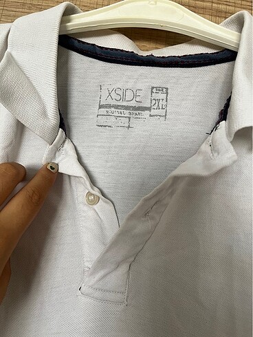 Darı lekesi olan tişört - Görsel 3