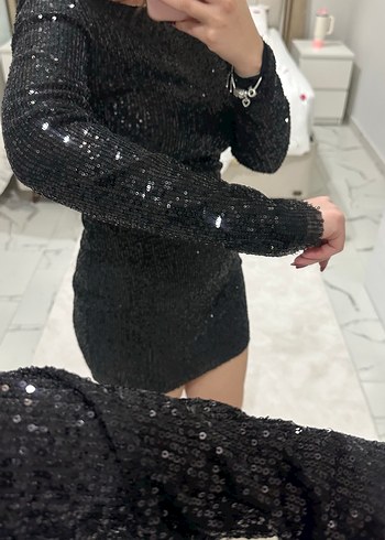 Uzun Kollu Siyah Parlak Midi Elbise - Görsel 4