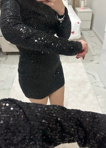 Uzun Kollu Siyah Parlak Midi Elbise - Görsel 5