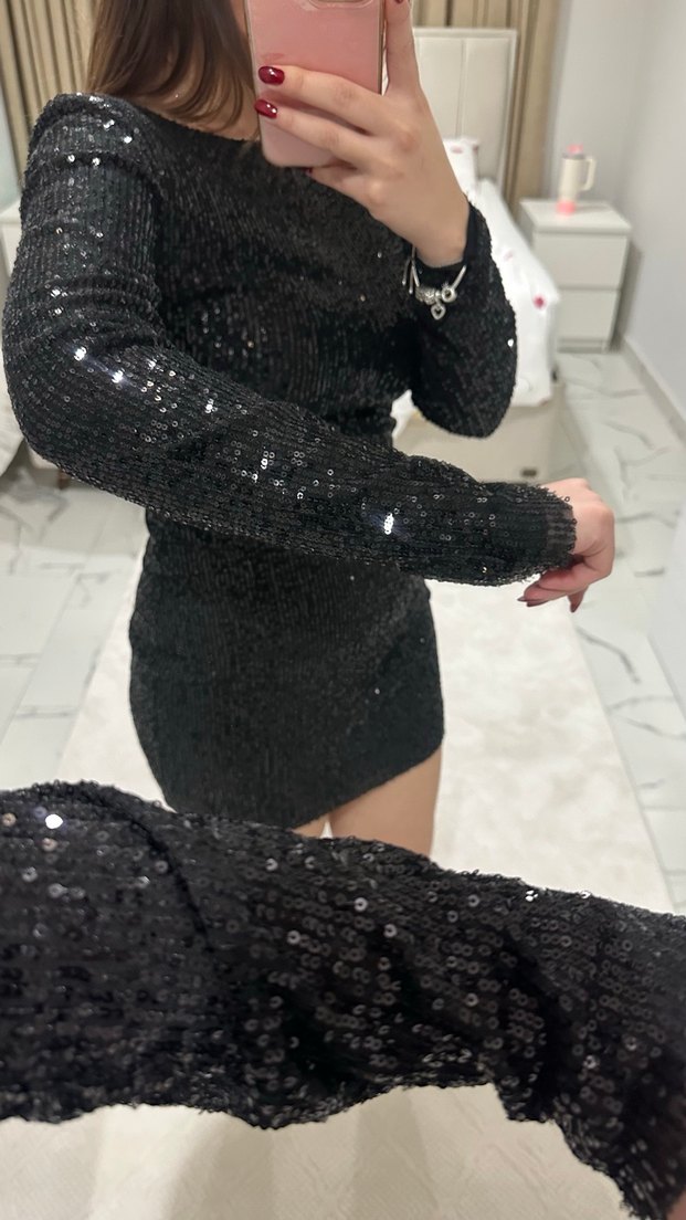 Uzun Kollu Siyah Parlak Midi Elbise - Görsel 4