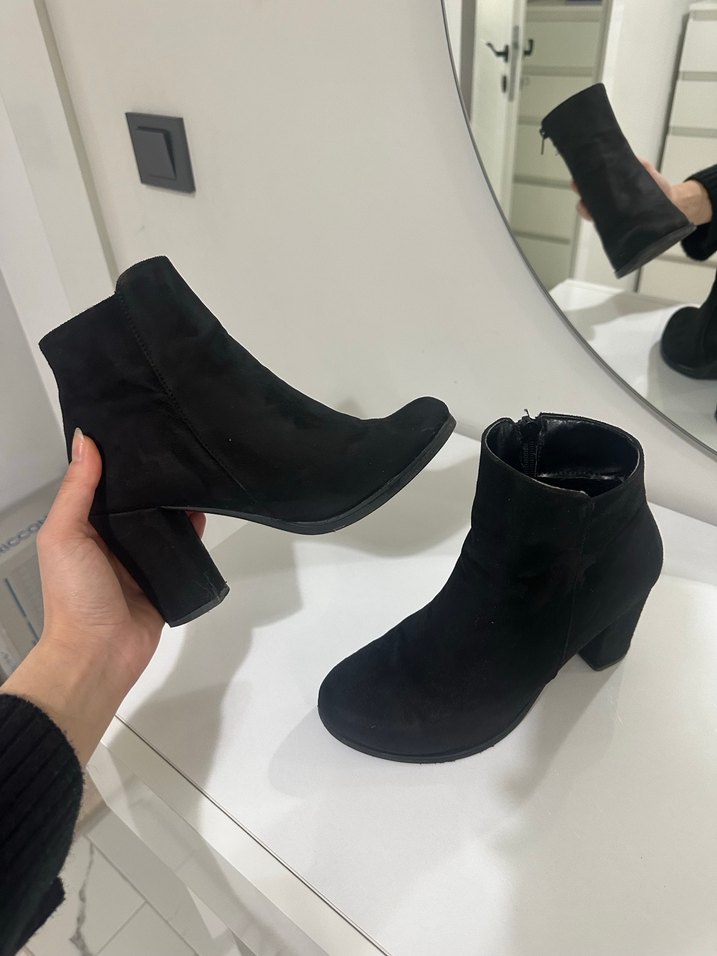 Siyah Süet  Topuklu Kadın Bot - Görsel 2
