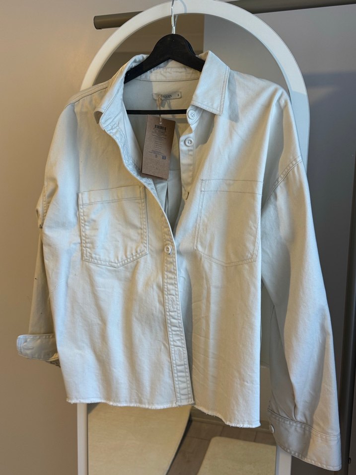 Düğmeli Beyaz Keten Kadın Gömlek etiketli Colins marka - Görsel 2