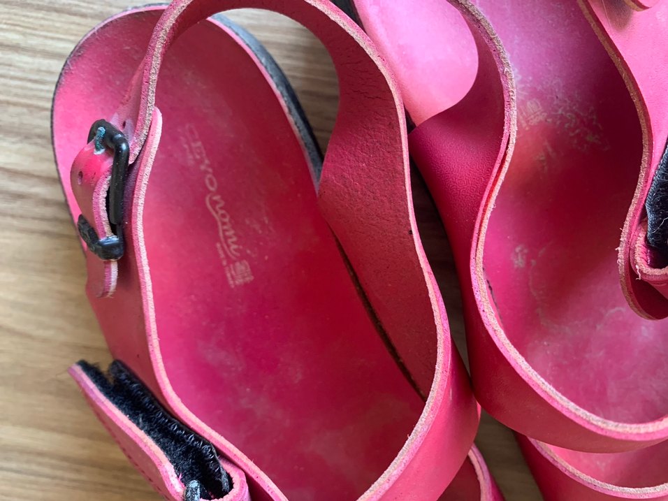 Kız Çocuk Pembe Tokalı Kauçuk Sandalet - Görsel 4