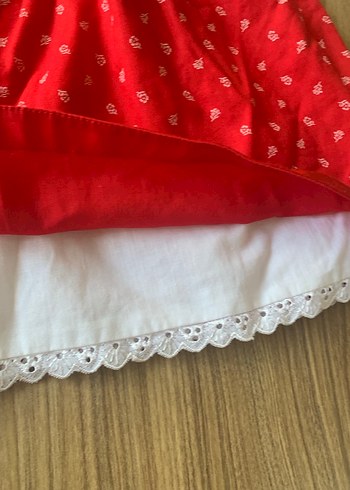 Kız Çocuk Kırmızı Nakışlı Düğmeli Elbise - Görsel 2