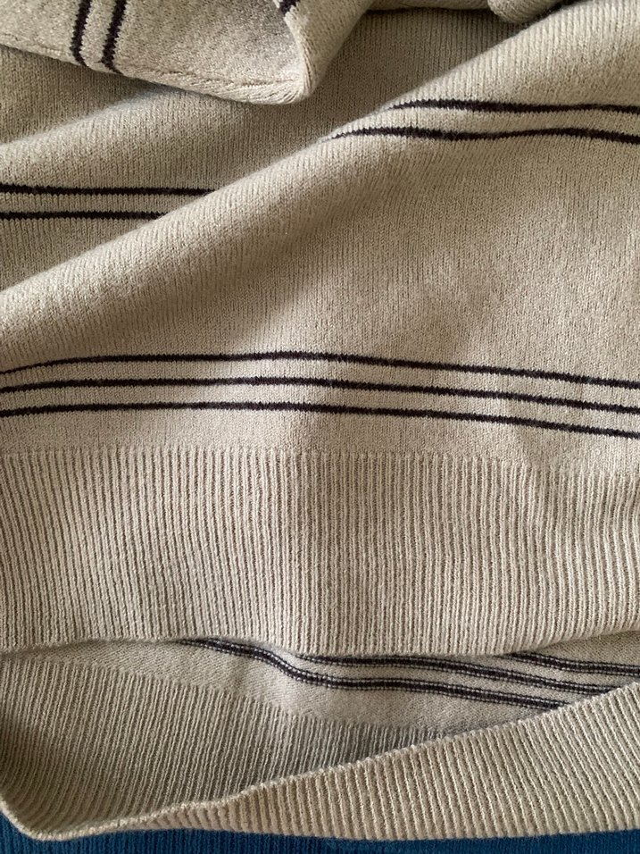 Mavi ve Bej Çizgili V Yaka Erkek Kazak - Görsel 5