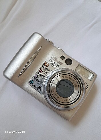 NİKON COOLPİX 5900