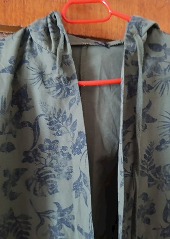 kadın önden bağlamalı yağmurluk kumaşlı haki yeşil ceket - Görsel 7