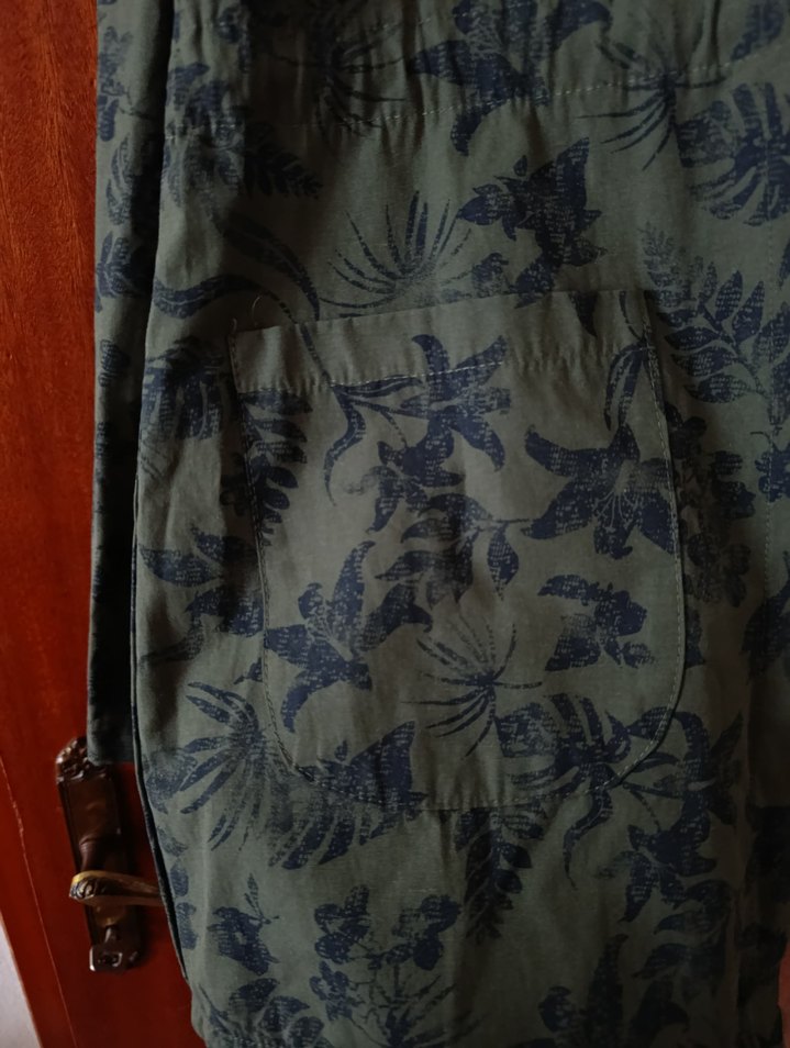 kadın önden bağlamalı yağmurluk kumaşlı haki yeşil ceket - Görsel 5