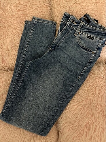 Mavi marka jean