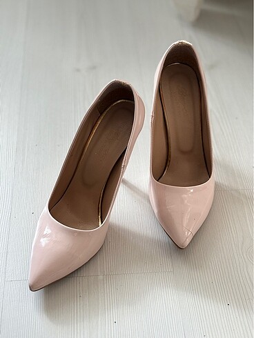 40 Beden Pudra Stiletto
