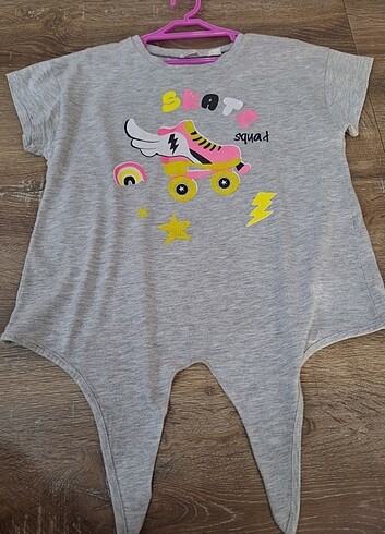 Gri önden baglamali kiz cocuk Lcw marka tshirt