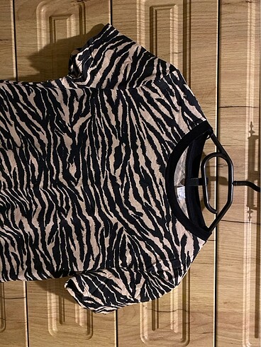 H&M Zebra desenli tshirt