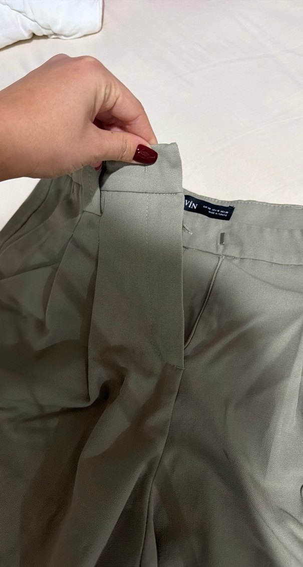 Haki Keten Rahat Kesim Mini Şort - Görsel 3