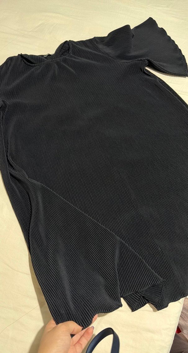 Siyah Piliseli Kısa Kollu  Elbise - Görsel 2