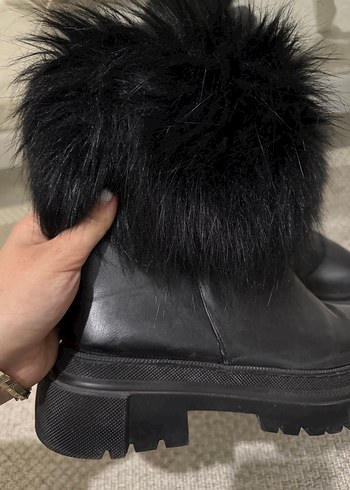 Siyah çıkarılabilen Peluş Detaylı Platform Topuklu Bot - Görsel 6