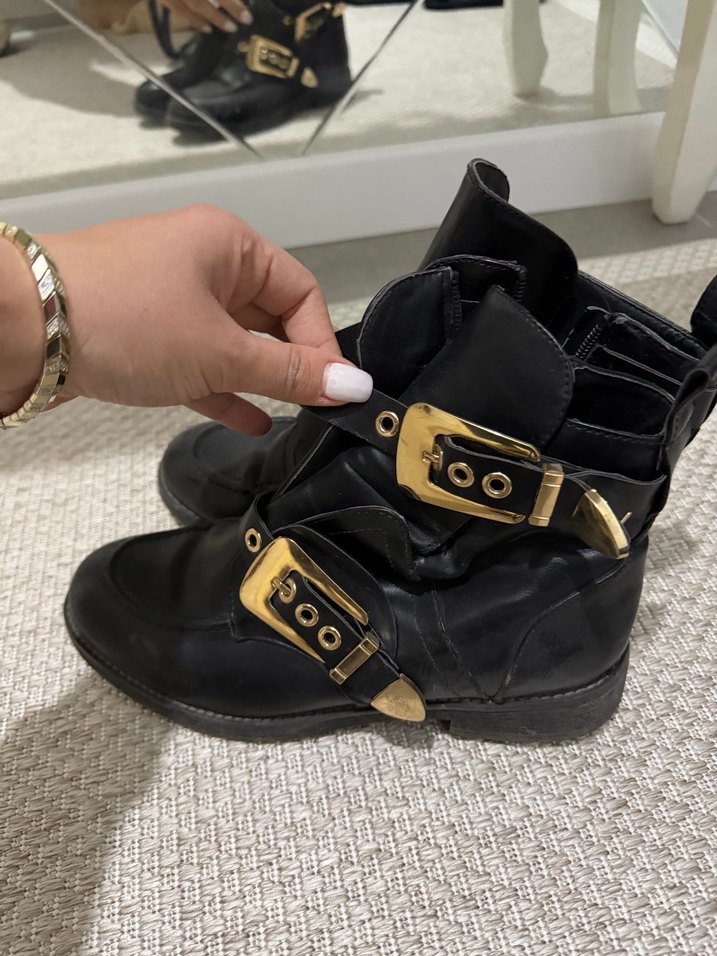 Kadın Siyah Deri Tokalı Botlar - Görsel 2