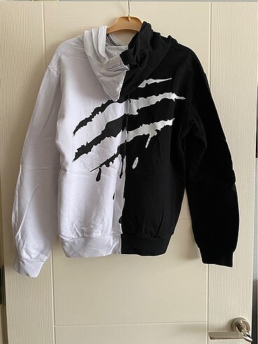 Siyah-Beyaz sweatshirt