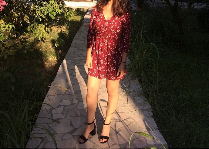 Çiçekli elbise