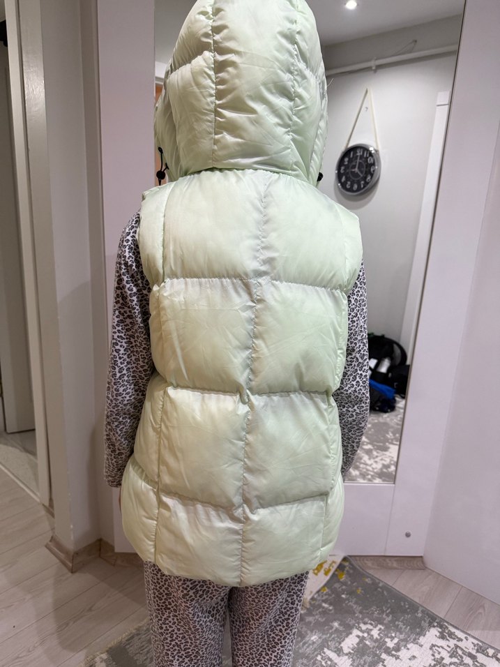 Yeşil Yüksek Yakalı Kadın Yelek - Görsel 3