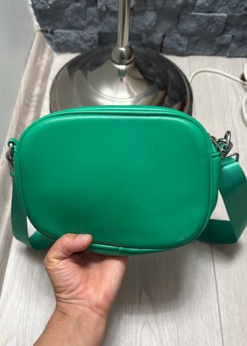 Zincir Detaylı Yeşil Deri Kadın Çanta - Görsel 3