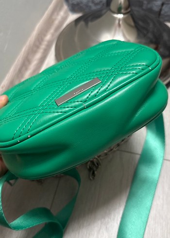 Zincir Detaylı Yeşil Deri Kadın Çanta - Görsel 6