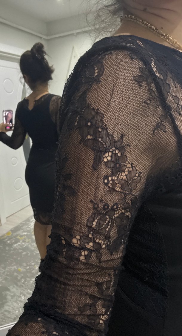 Dantel Detaylı Siyah Midi Elbise - Görsel 3