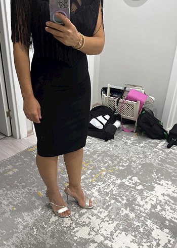 Siyah Püsküllü Midi V Yaka Ofis Elbisesi - Görsel 2