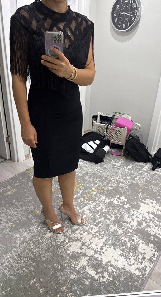 Siyah Püsküllü Midi V Yaka Ofis Elbisesi - Görsel 2