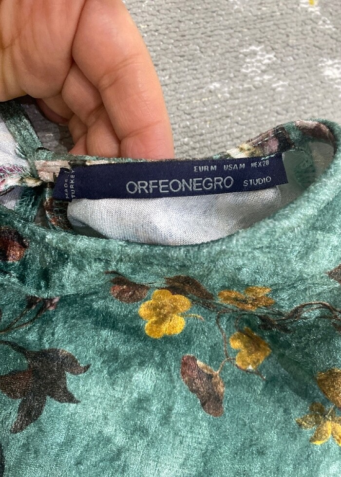 Marka inde kadife desenli - Görsel 3