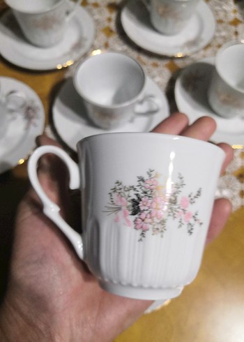 Beden Pastel Beyaz Desenli Porselen Fincan Takımı