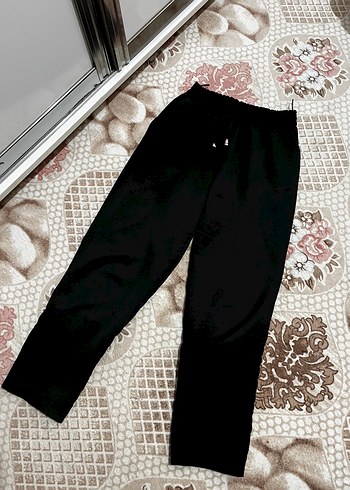 Bershka Siyah Kadin Rahat Kesim Kumas Pantolon