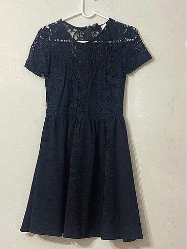 H&M üstü dantel elbise