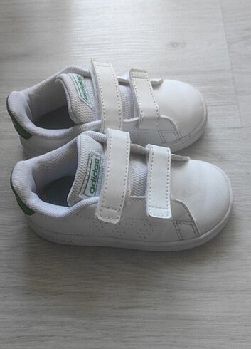 22 Beden Adidas çocuk ayakkabısı