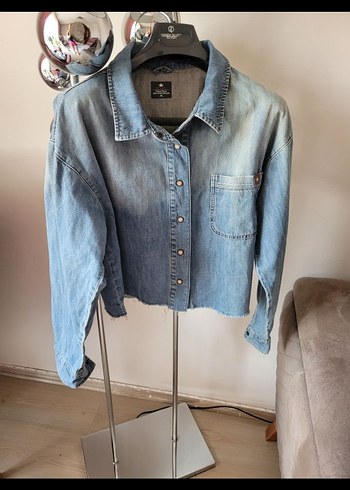 ColinsGevşek Kesim Kısa Batik Kot Ceket - Görsel 2