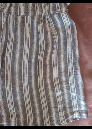 Gri Çizgili Keten Kısa Pilili Kadın şort - Görsel 4