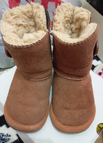 Bebek ugg bot