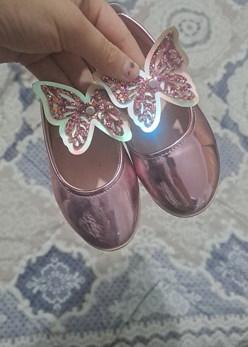 Pembe Parlak Kelebek Detaylı Kız Babet - Görsel 2