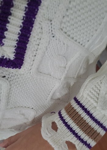 Mor Detaylı V Yaka Kadın Triko Kazak - Görsel 4