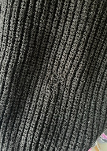 Siyah V Yaka Düğmeli Kadın Hırka - Görsel 4