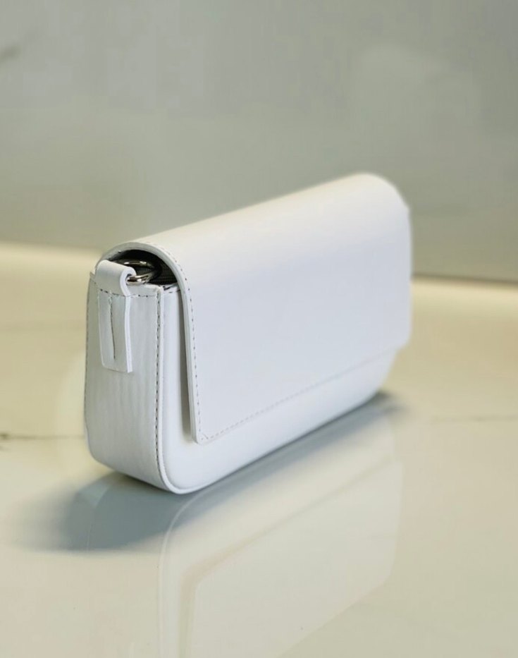 Beyaz Deri Kemerli Walentia Kadın Çanta - Görsel 2