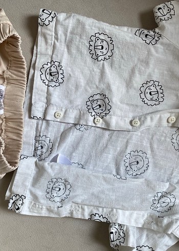Gri Aslan Desenli Beyaz Keten Bebek Takımı - Görsel 5