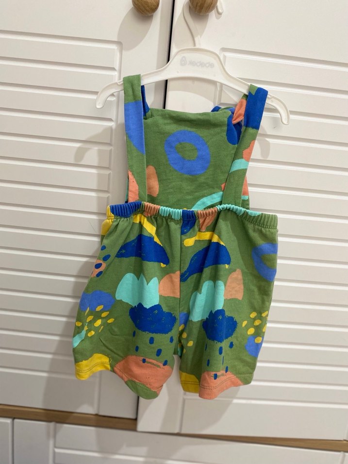 Erkek Çocuk Renkli Düğmeli Askılı Tulum - Görsel 2