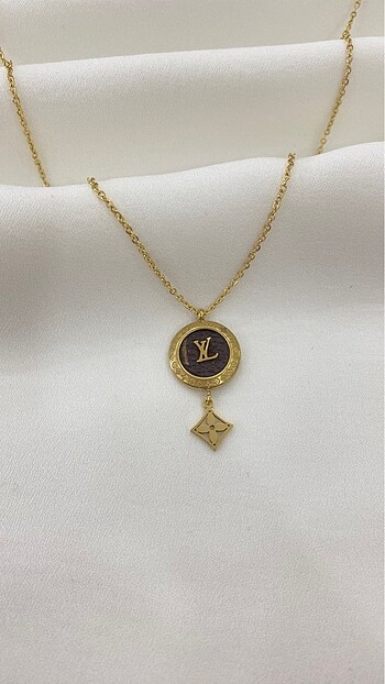 Diğer Louis V. Sembol Zincir Kolye