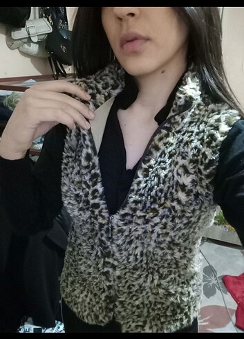 Leopar tüylü yelek 