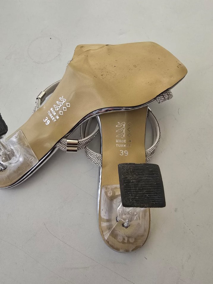 Gri Yılan Desenli Tokalı İnce Topuklu Kadın Ayakkabı - Görsel 2