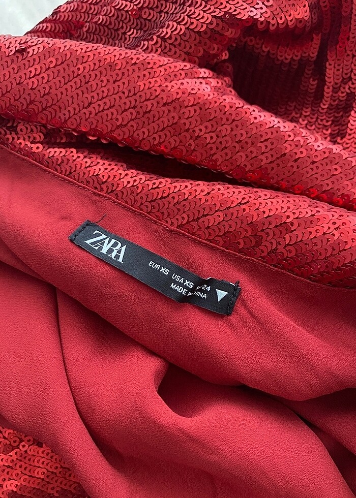 Arka degajeli pullu elbise - Görsel 4