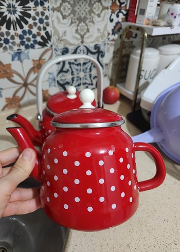 Kırmızı Puantiyeli Emaye Çaydanlık - Görsel 3