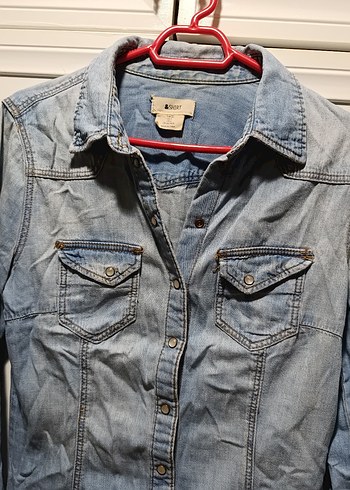 s Beden Düğmeli Açık Mavi Denim Gömlek