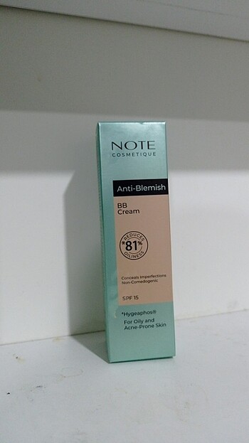 Note Anti-Blemish SPF 15 bb krem 